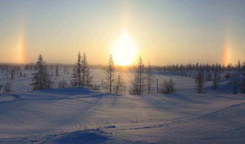 Jamalin yli paikalliset katsoivat kolmea aurinkoa kerralla