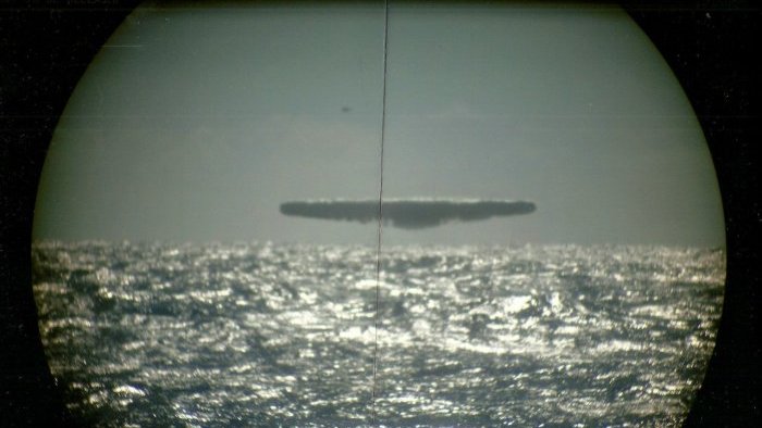 Amatööri-tähtitieteilijän löytö - kaksi UFO: ta Kuun yläpuolella