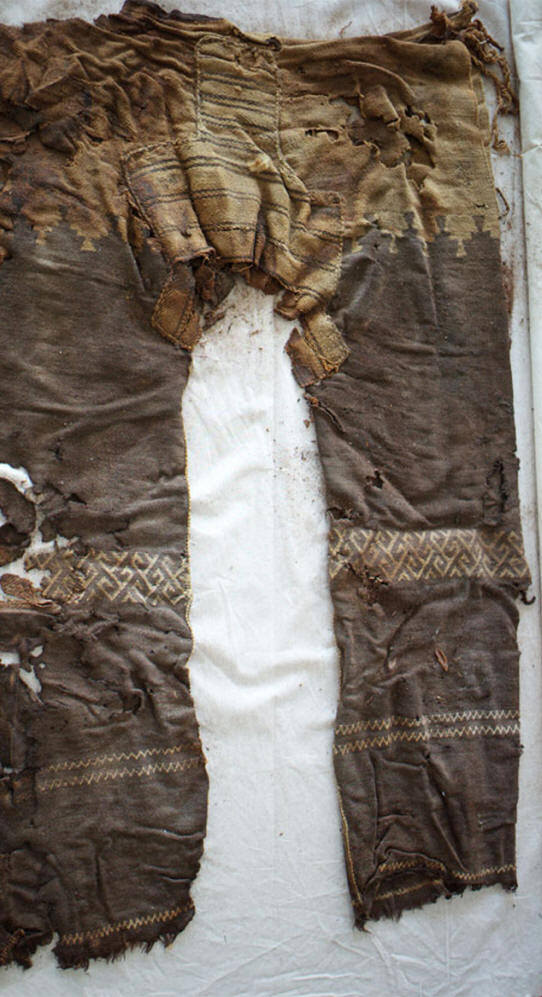 3300 vuotta vanhat housut - missä tahansa. Vaikuttaa siltä, ​​että ne olivat viikonloppuja.
