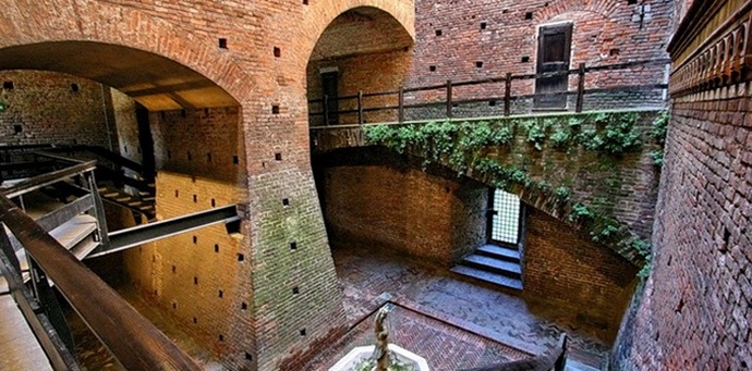 Leonardo da Vincin tuntemattomia freskoja Sforzan linnasta