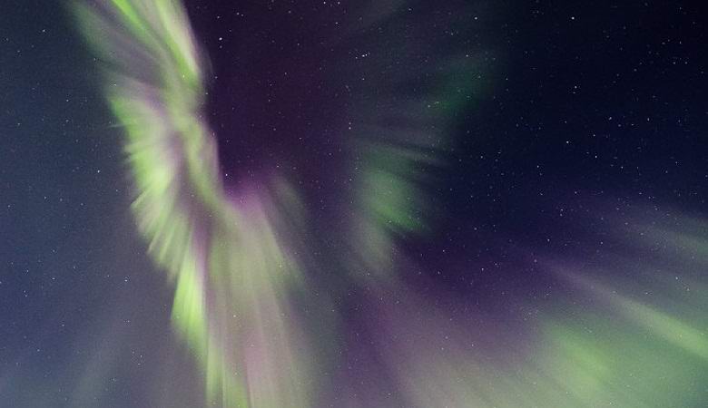 Epätavallinen aurora tunnustettiin halkeamasta magnetosfäärissä.