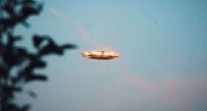 Tunnistamattomia lentäviä esineitä kuvattu hyvälaatuisessa videossa