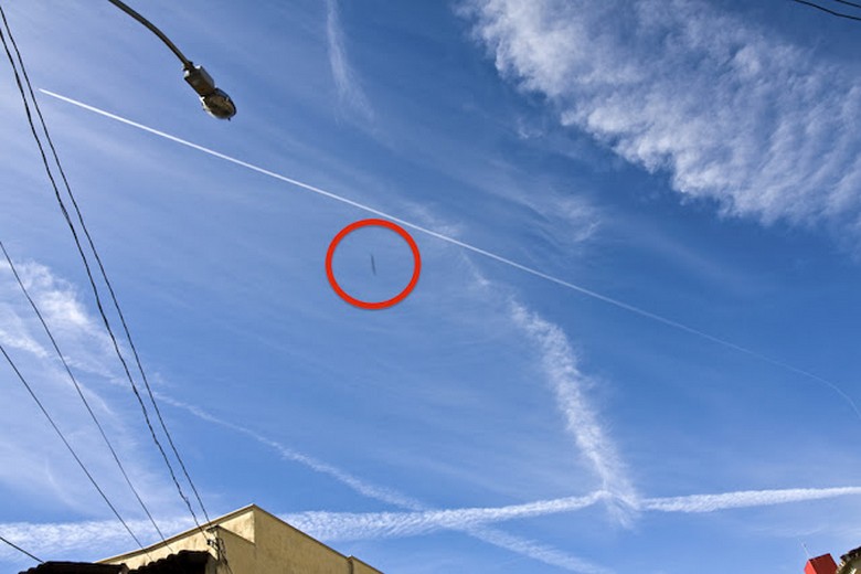 Valtavan sauvan muodossa oleva UFO lensi Brasilian yli