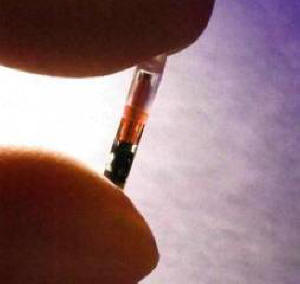 Herää implantin kanssa kehossa