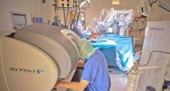 Operaation teki Da Vinci -robotti