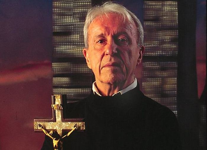 Miksi katolinen exorcist Malachi Martin kuoli?