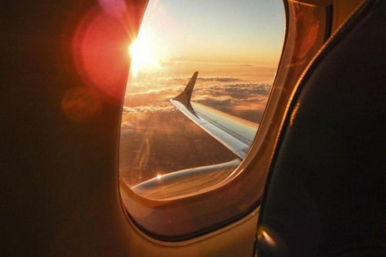 Matkustajalentokone kuvasi jättiläisen UFO: n