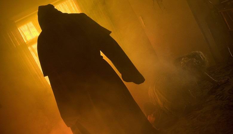 Pontefractin pahamaineinen musta munkki putosi kameran linssiin