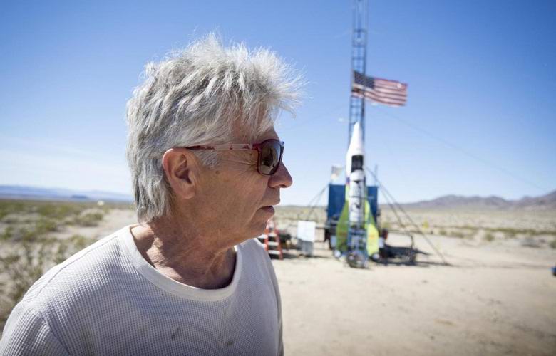 Eläkeläinen lähti hätärakettiin todistaakseen maan tason