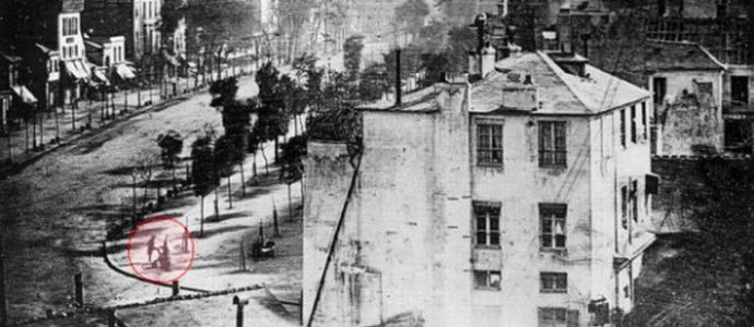 Valokuvan ensimmäiset ihmiset vangittiin vahingossa