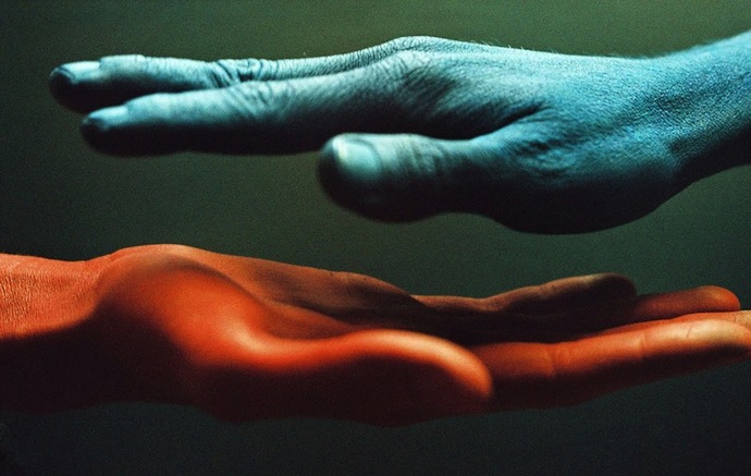 Maalaisten ensimmäinen ryhmäkontakti ulkomaalaisten kanssa