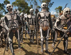 Heimot rinnakkaisesta maailmasta