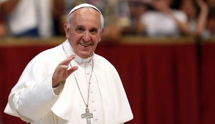 Paavin suudelma auttoi tyttöä aivosyöpään