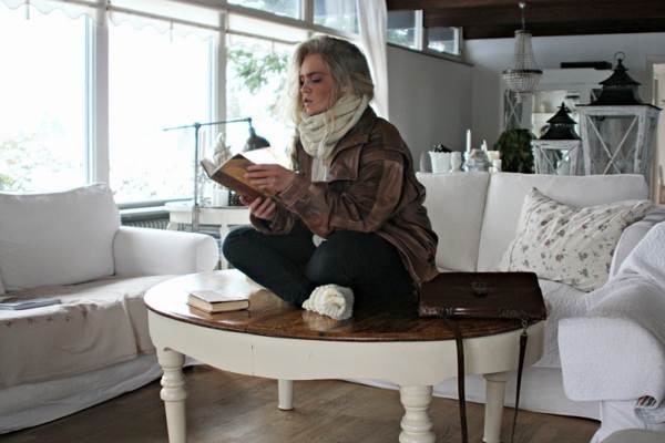 miksi et voi istua pöydällä 