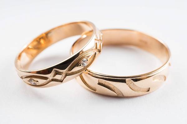 miksi sinun ei pitäisi koskaan ottaa pois vihkisormustasi 