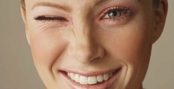 miksi vasen silmä nykii 