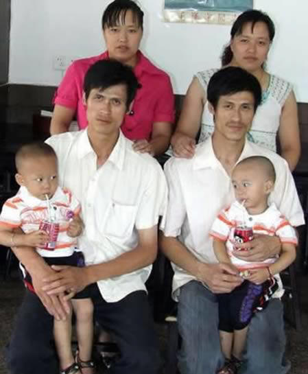 A97898_identical_couples_5-ravintola