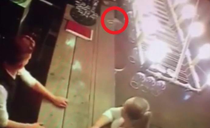 Poltergeistin julmuudet englantilaisessa ravintolassa