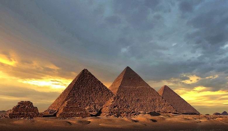 Egyptiläisten pyramidien vierailu on työläs ja jopa vaarallinen toiminta