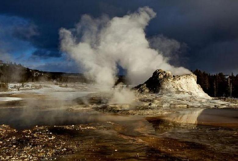 Auringonpimennyksen jälkeen Yellowstonen tulivuoren aktiviteetti kasvoi dramaattisesti.