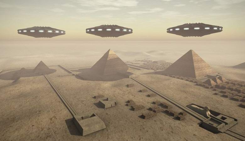 Alienit jättivät valtavia muinaisia ​​kirjeitä lähellä Cheops-pyramidia