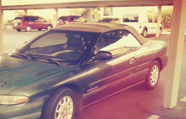 Vanhasta valokuvasta löydettiin autosta haamu tai demoninen kokonaisuus