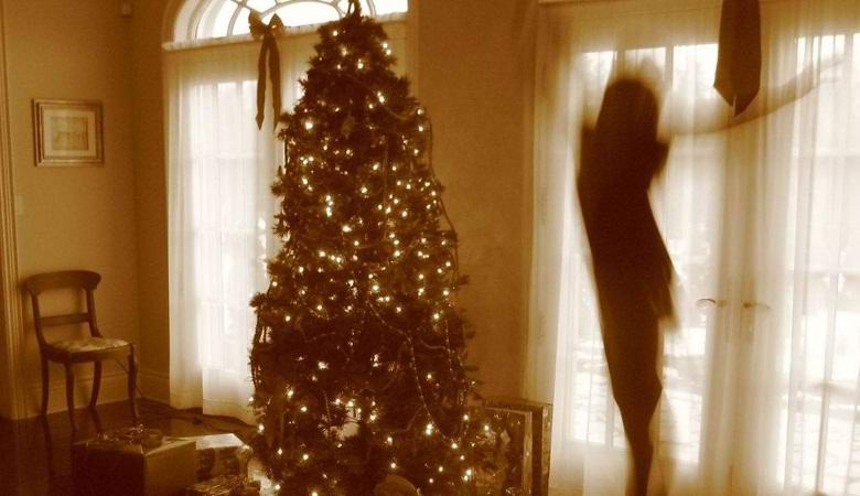 Ghost kiinni videossa joulujuhlissa