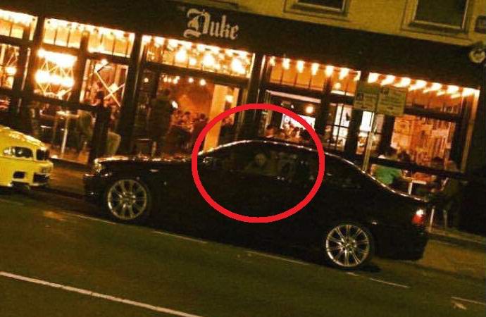 Aave piippaa autosta