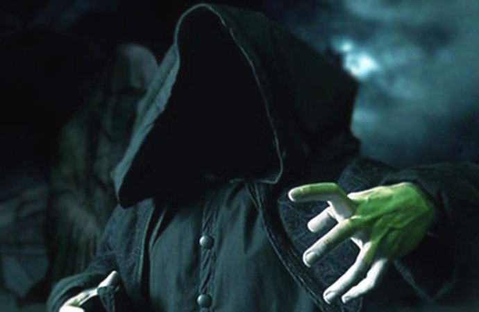 Musta munkki haamu ilmestyi peiliin