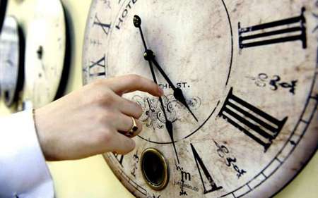 Avaruuteen ja maan aikaan liittyvät erot