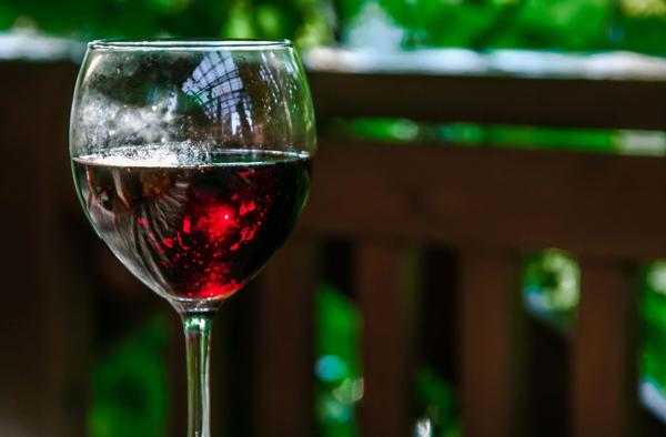 Jos laseja lyö jatkuvasti talossa 