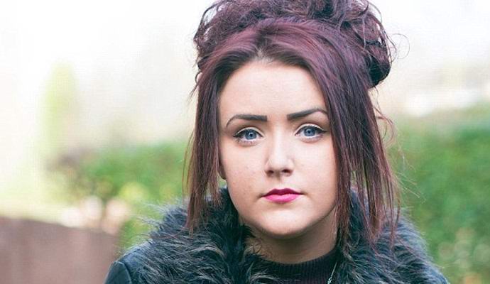 Harvinainen sairaus saa brittiläisen naisen verenvuotoa silmistä ja korvista.