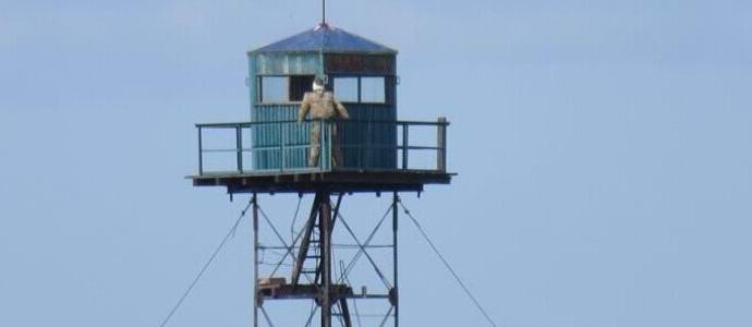 Venäjän ja Kiinan rajaa suojaa rohkea variksenpelätin