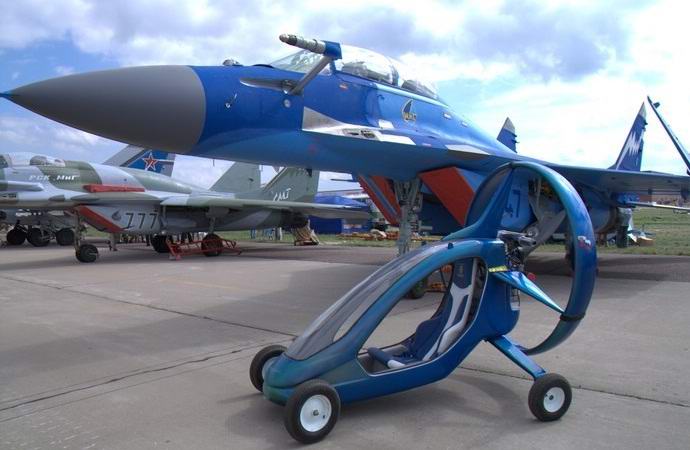 Venäläiset loivat lentävän, kelluvan ja ajavan ajoneuvon