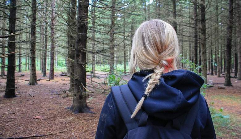 Venäläinen nainen väittää olevansa salaperäisten koiran kaltaisten olentojen adoptoitu tytär