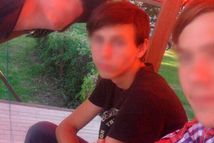 Saatanallinen koulupoika tappoi perheensä