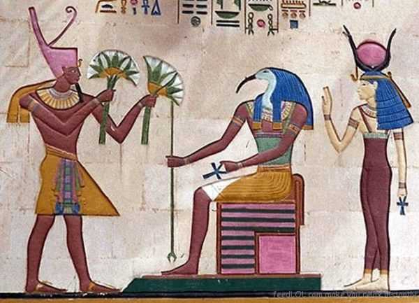 Muinaisen Egyptin vallan symbolit 