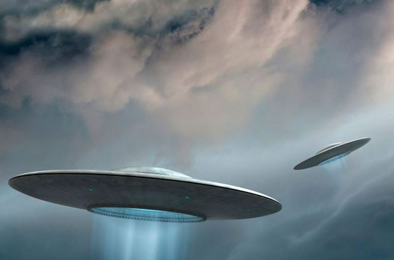 Kahden UFO: n fuusio - harvinaisin video