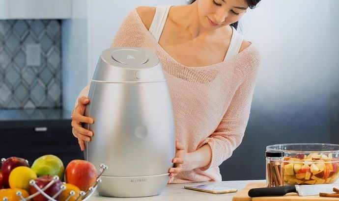 Luotu pienikokoinen sähkölaite kotitekoiseen alkoholiin