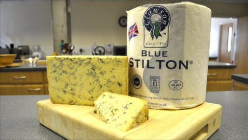 Stilton-sinijuusto aiheuttaa outoja unia