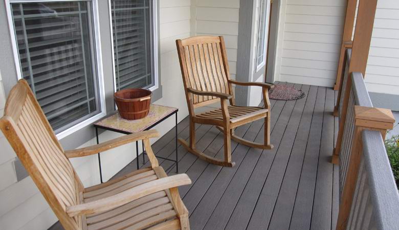 Tuoli liikkuu spontaanisti verannalla salaperäisessä videossa