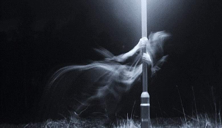 Valoisa haamu osui valvontakameraan