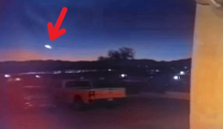 Hehkuva UFO lensi illalla Arizonan kaupungin yli