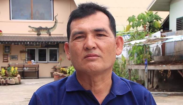 Thaimaalainen mies on asunut krokotiilin kanssa talossaan 20 vuotta.