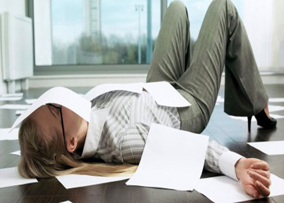 Työholismi johtaa alkoholismiin