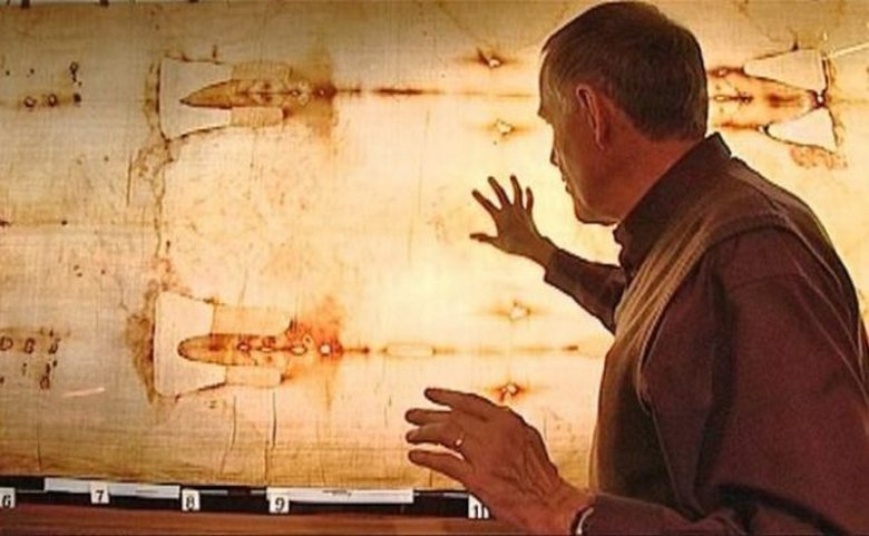 Tutkijat puhuivat jälleen Torinon verhouksen väärentämisestä