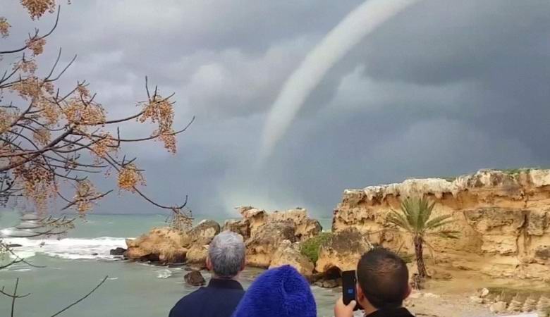 Kyproksen rannikolta muodostui hämmästyttävä tornado