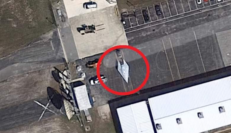 Ufologi löysi kaksi yksittäistä tähtialusta Floridan suiden keskeltä