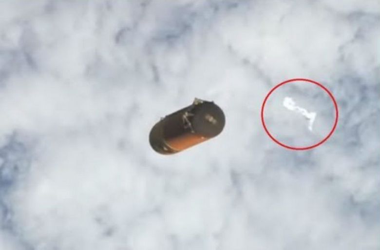Ufologit ovat löytäneet UFO: t vanhasta videosta