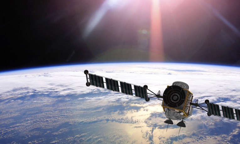 Uralin tutkija huomasi valtavan UFO: n maapallon kiertoradalla